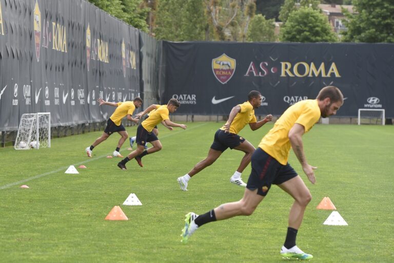 Serie A: Prosegue il lavoro in sicurezza dei calciatori dell’ASRoma a TrigoriaSerie A: Prosegue il lavoro in sicurezza dei calciatori dell’ASRoma a Trigoria