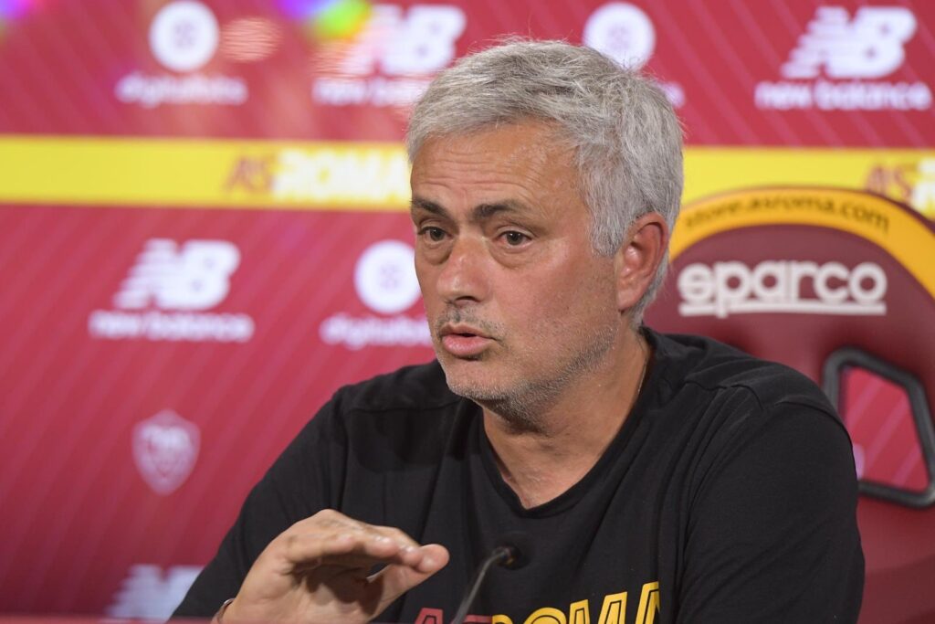 Mourinho: “Es una final tanto para nosotros como para ellos”