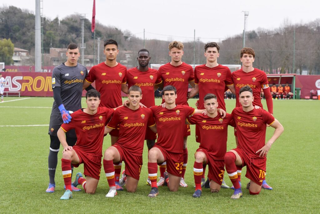 La Roma Primavera con uno de menos empata ante el Inter y sigue líder