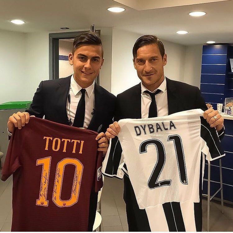 Totti: “Lo de Dybala era posible, muy posible. Se irá a otro lugar, esperaba que pudiera venir a Roma. Hubo una charla”