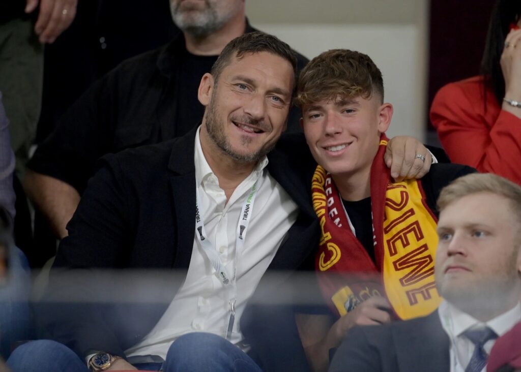 Termina la era Totti en la Roma; Francesco y Cristian ya estuvieron en Frosinone buscando instituto para el joven futbolista
