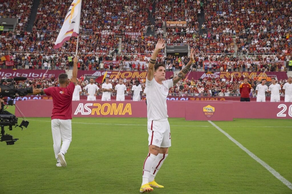 Zaniolo a un paso del Galatasaray; la Roma espera la oferta definitiva, el jugador listo para viajar