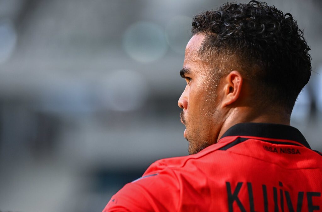 Niza y Fulham siguen en la retaguardia por Justin Kluivert