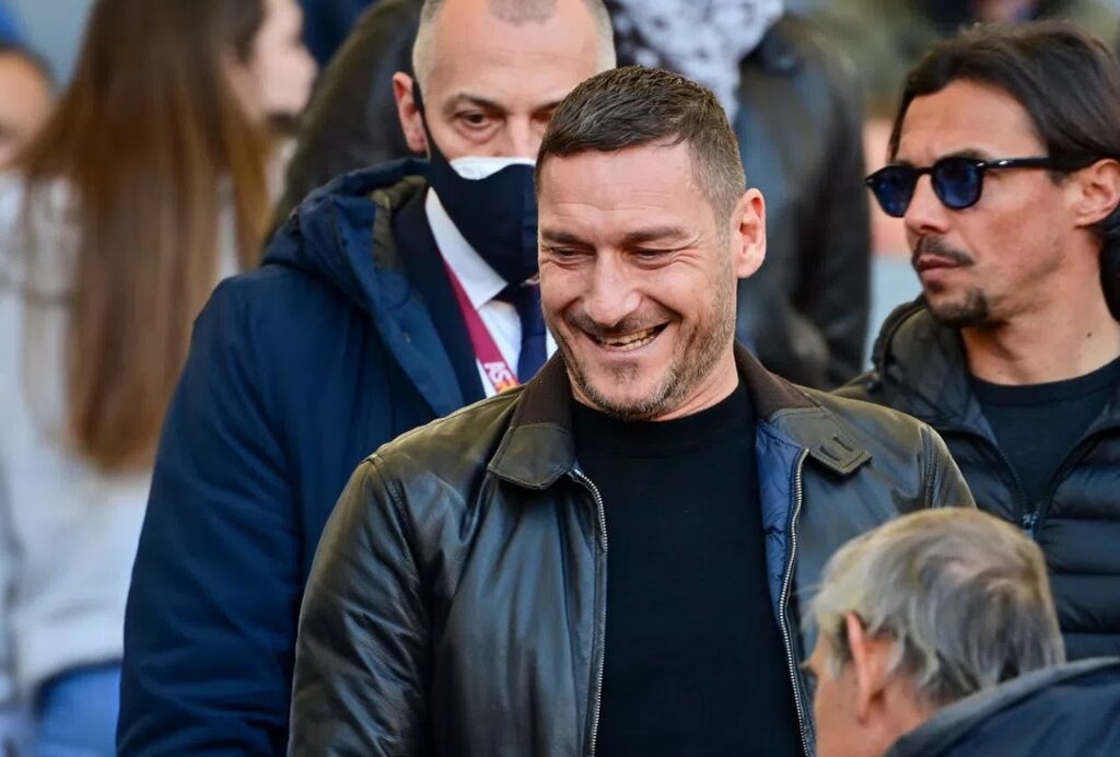 Totti:»Espero que Daniele se quede en la Roma durante mucho tiempo, primero porque se lo merece; ¿Volver al club? no lo sé, la directiva tiene otras ideas»