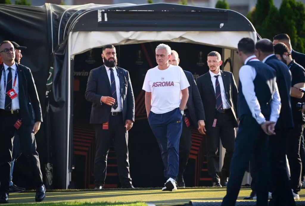José Mourinho prepara los días en Portugal con cuidado y esperando un buen reinicio de la Serie A