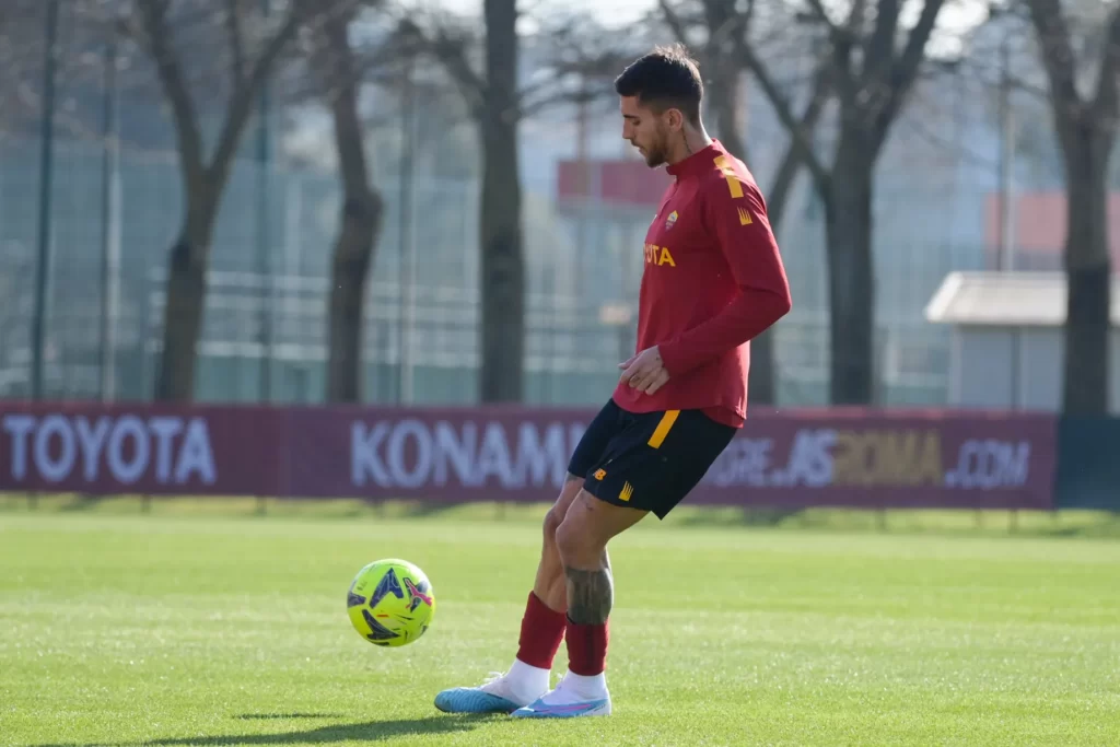 Lorenzo Pellegrini regresa al trabajo grupal a dos días del partido ante Napoli