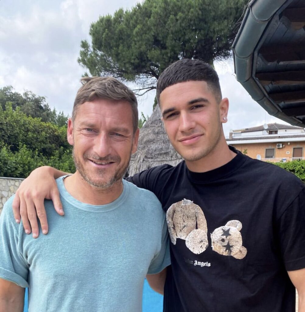 Volpato se encuentra con su agente Totti en medio de los rumores que le acercan al Sassuolo