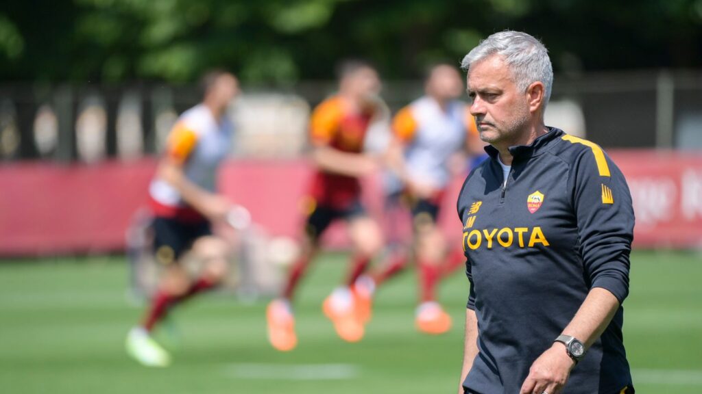 José Mourinho aterrizará este sábado en Roma de cara al inicio de la pretemporada; el Special One espera  regalos