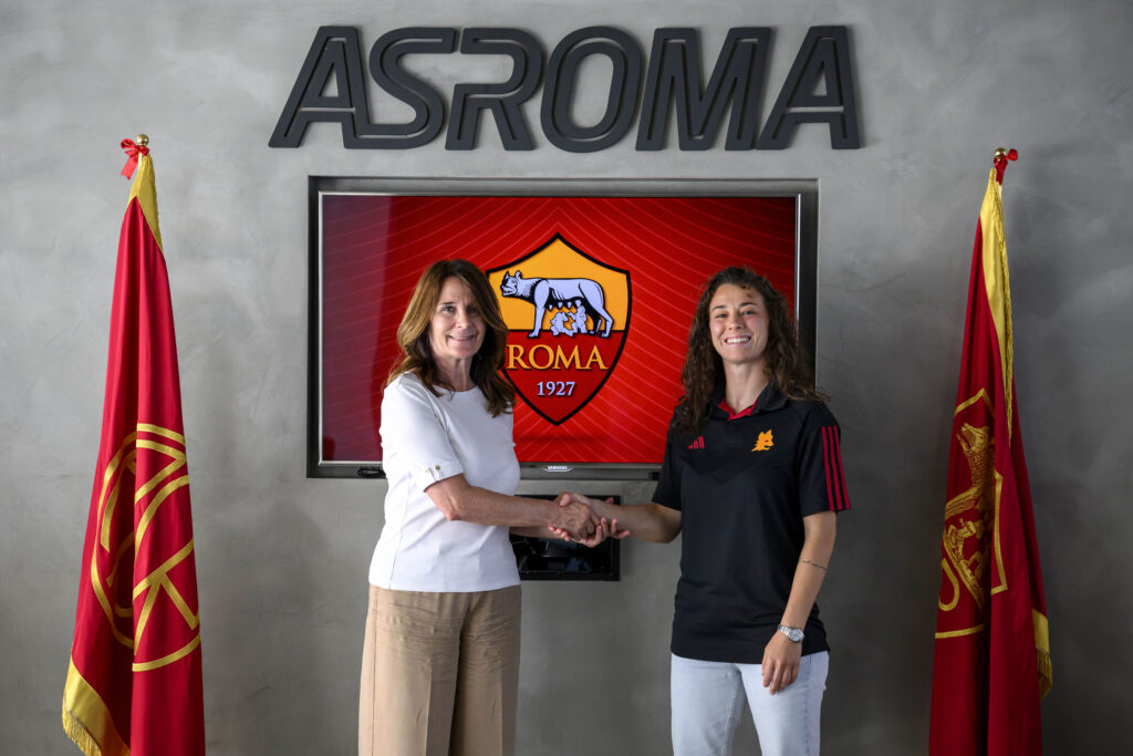 Camelia Ceasar renueva con la Roma hasta 2026