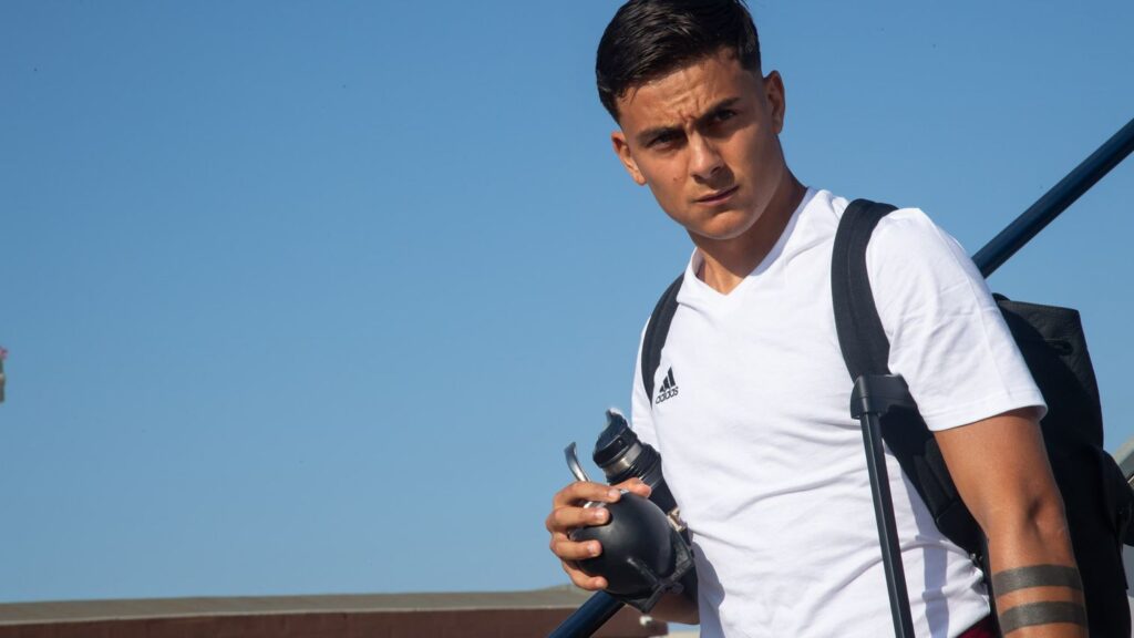 Dybala está cada vez más cerca de renovar con la Roma; la directiva hará un esfuerzo para aumentar la parte fija del salario del argentino