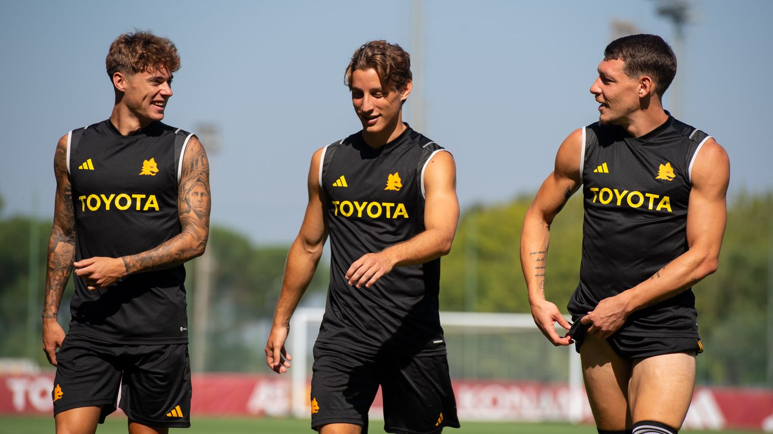 Zalewski, Bove, Belotti, Trigoria | Imagen tomada de la web oficial de la AS Roma