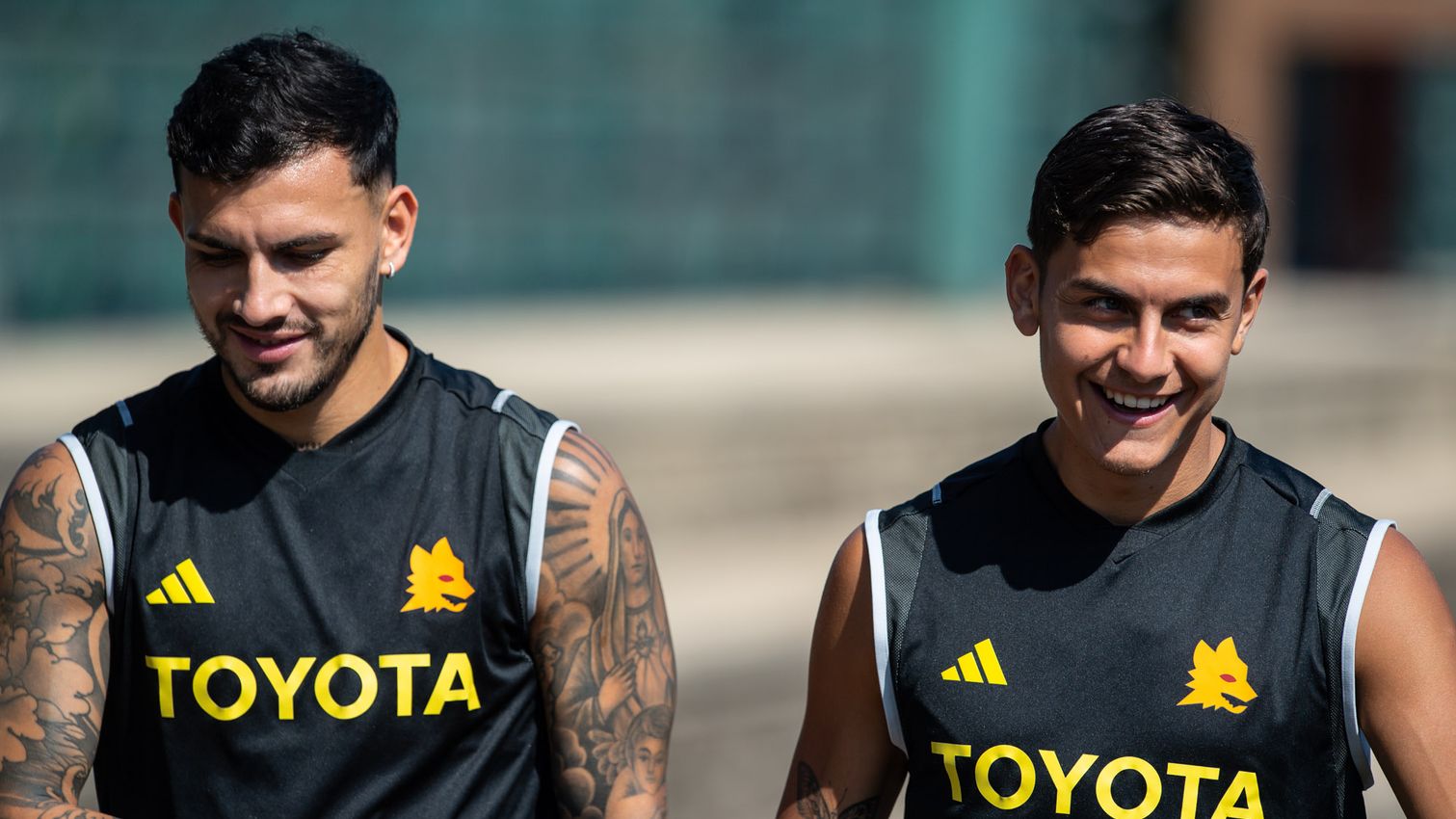 Paredes - Dybala, Trigoria | Imagen tomada de la web oficial de la AS Roma