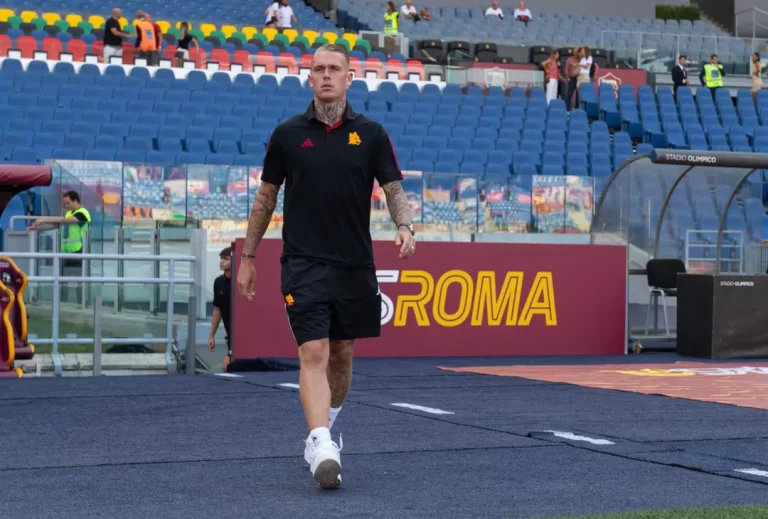 Karsdorp, Estadio Olímpico | Imagen tomada de la web oficial de la AS Roma