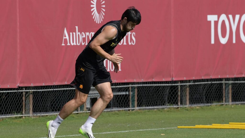 Mañana Sardar Azmoun regresará a Roma para someterse a nuevos exámenes