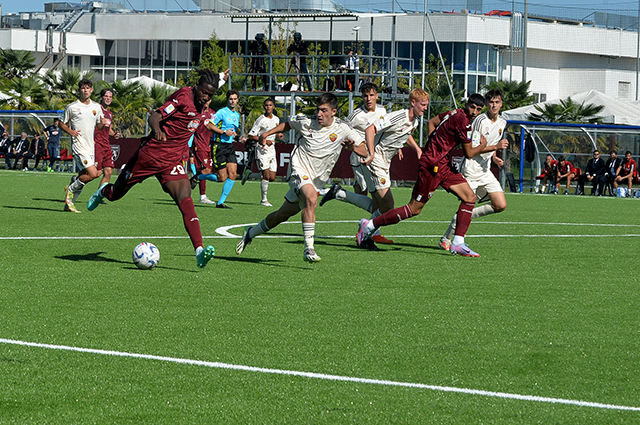 Una Roma Primavera con nueve jugadores saca un empate in extremis en su visita al Torino