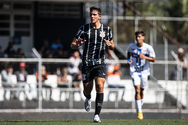 La Roma ficha para las inferiores al joven central brasileño João Gabriel Cardozo desde el Corinthians