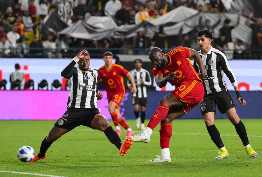 Lukaku:»Era importante ganar hoy, para nosotros no hay amistosos siempre queremos ganar; todos tenemos la responsabilidad de llevar a la Roma a lo más alto de la tabla»