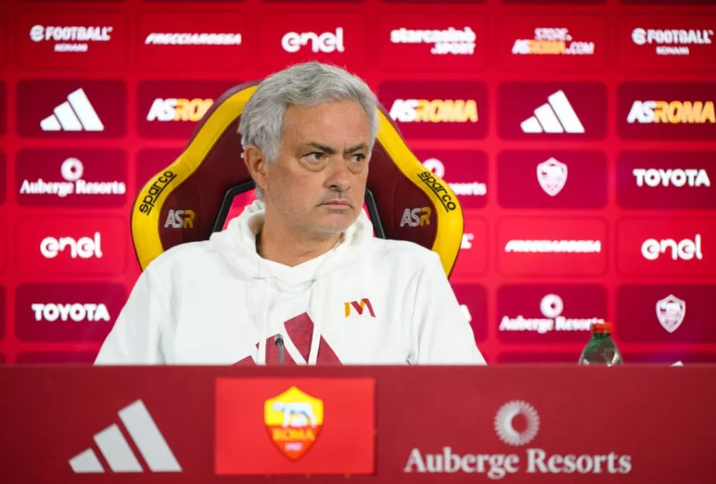 Mourinho:»La reunión de ayer con el grupo fue dura sobre todo por algún que otro individuo que esta rindiendo por debajo de lo esperado; el Milan es un equipo que juega por el Scudetto aunque las lesiones le afectaron»