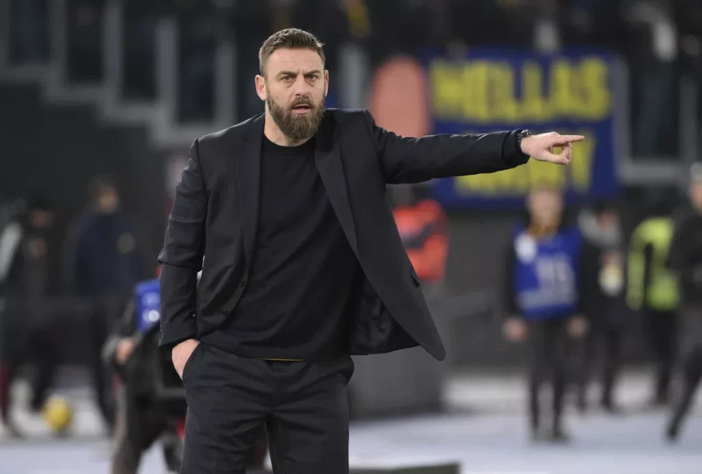 Los tres detalles que destacan del debut de Daniele De Rossi como entrenador de la Roma