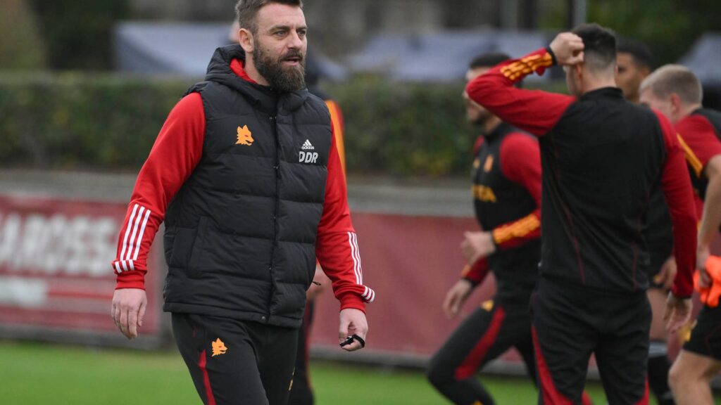 De Rossi:»Seré feliz si al final de la temporada estamos entre los primeros cuatro, un objetivo que no es nada fácil de lograr; no creo que esta Roma jugara tan mal como decían, el Verona es solido fisicamente»