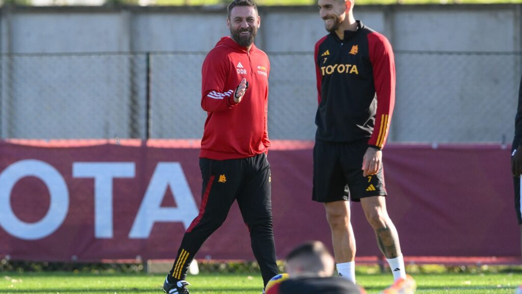 Último entrenamiento de cara al Roma-Torino; presente Pellegrini, aún fuera Llorente