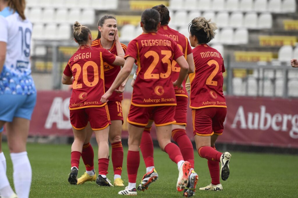 La Roma Femminile remonta la eliminatoria con el Napoli para avanzar a las semifinales de la Coppa Italia