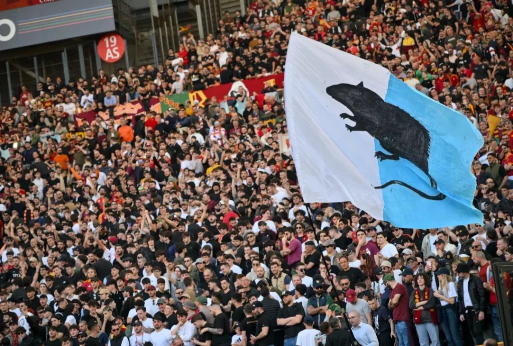 Un grupo de hinchas de la Lazio habrían atacado el autobús que transporta a los aficionados discapacitados del plantel giallorosso