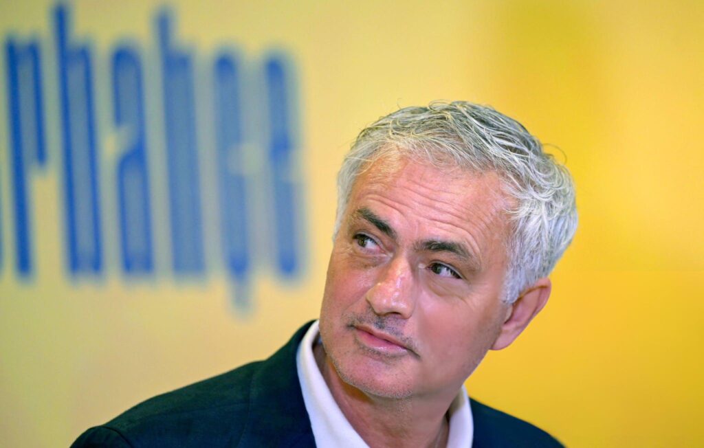 Mourinho:»¿Fenerbahce? Acepte porque echaba de menos jugar para ganar, en la Roma no jugaba para ganar y desde que me fui siguen igual»