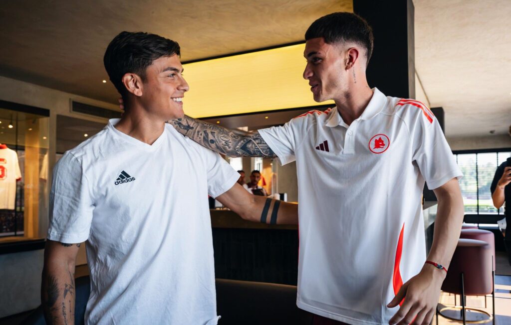 Soulé:»¿Los objetivos? Ganar, el futuro puede ser nuestro, este es un equipo bien formado para crecer y mejorar; Dybala es un hermano mayor para mi»