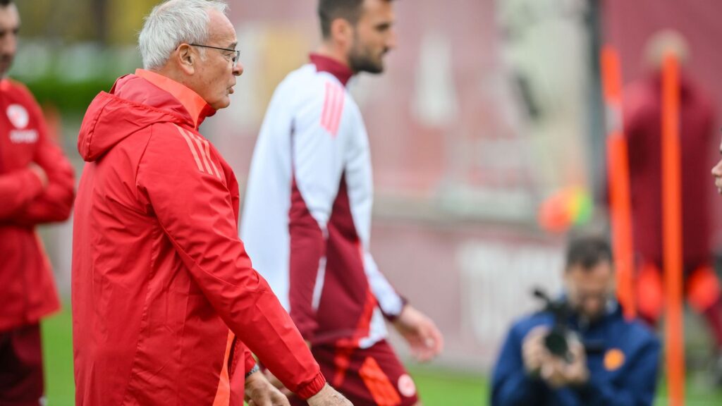 Continúan los entrenamientos en Trigoria de cara al Napoli-Roma; personalizado para Dybala, vuelve Hummels y Saelemaekers se suma al trabajo grupal