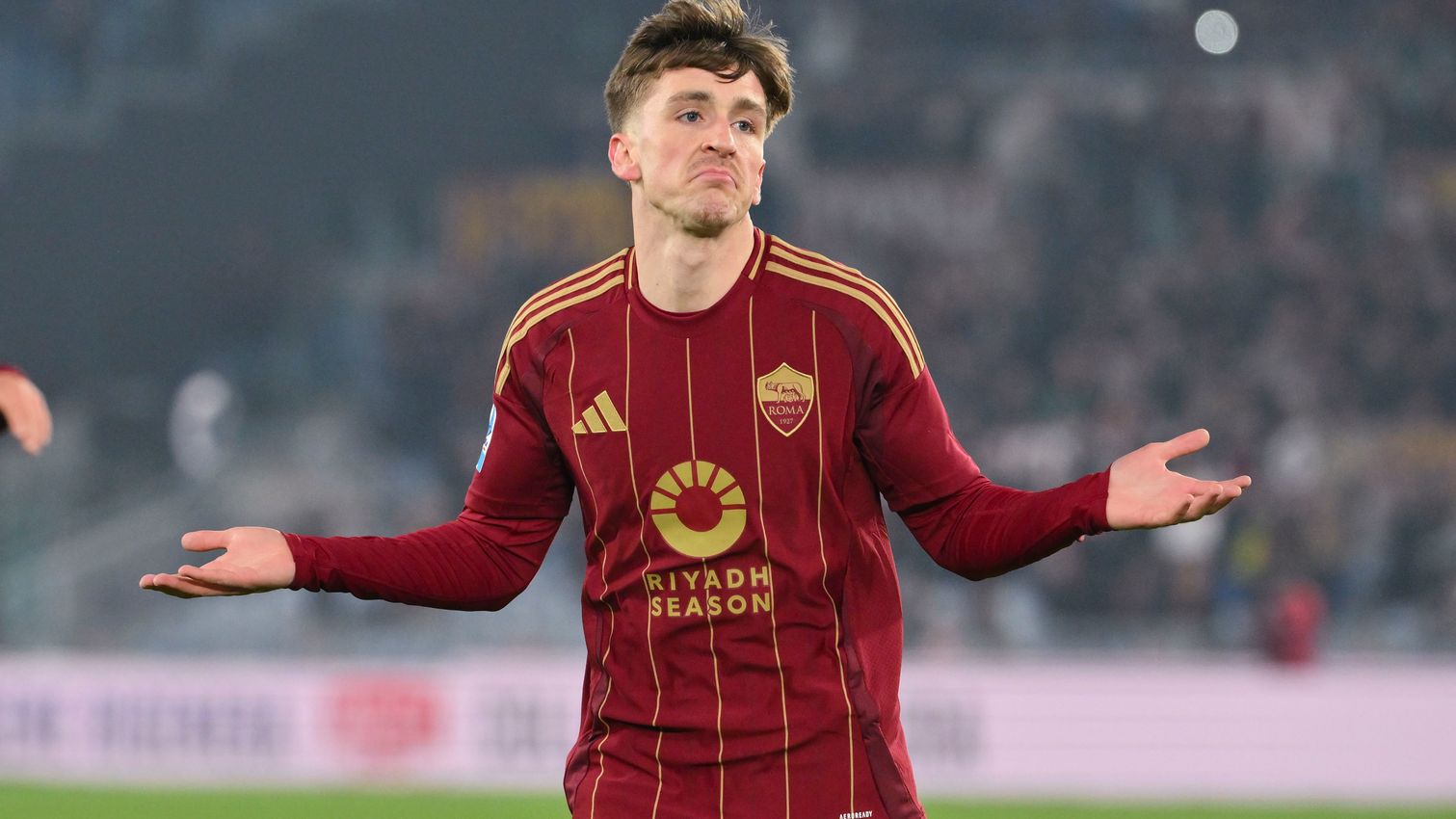 Saelemaekers celebrando un gol con la Roma