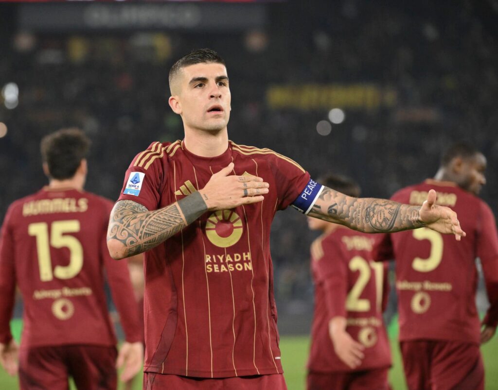 Gianluca Mancini aclara sus gestos con el árbitro Stieler y el escudo de la Roma:»Me salió de forma natural ir al árbitro y pedirle respeto por este club, sentí que tenia que hacerlo»