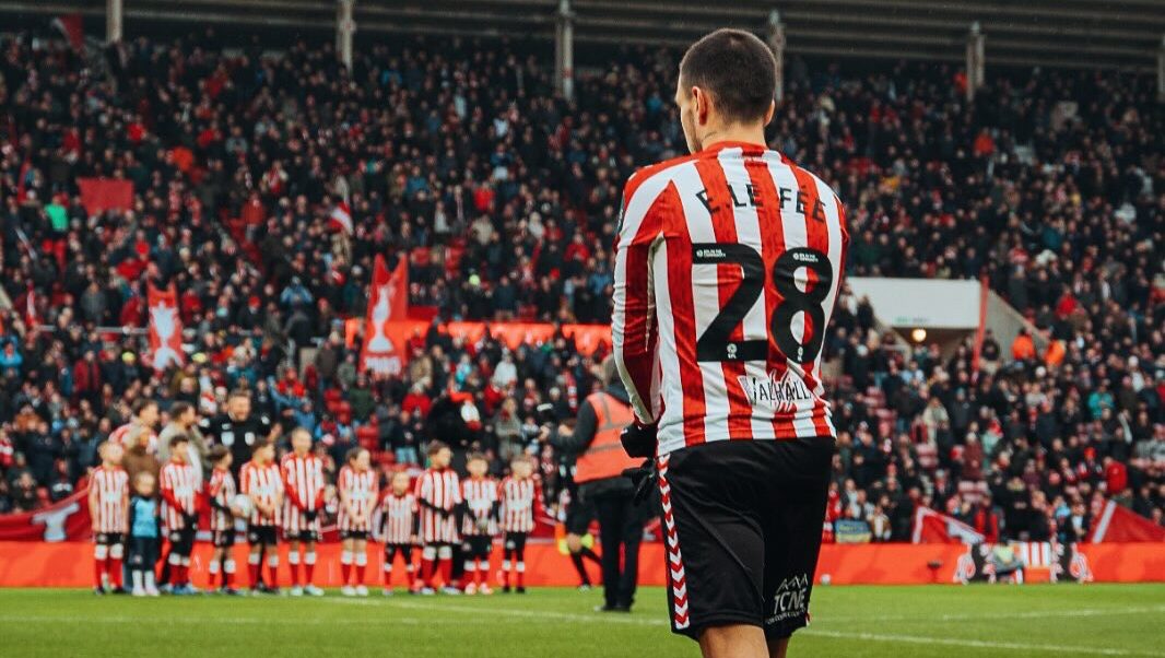 Enzo Le Fée, jugador de la Roma cedido en el Sunderland