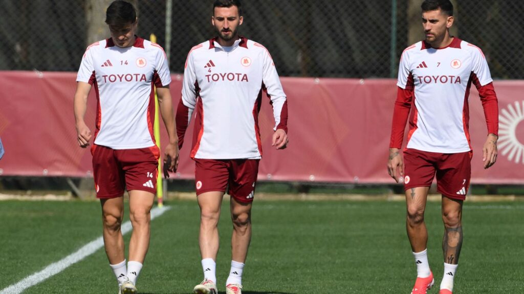 La probable alineación de la de Roma ante el Athletic según los diarios; Hummels y Celik compiten por un puesto, Pellegrini apunta a la titularidad