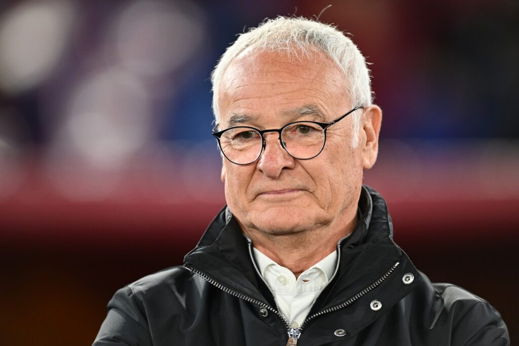 Ranieri: «La Roma no se construyó de la noche a la mañana. No tardaremos un siglo en devolverla a la Champions League, pero estamos haciendo todo lo posible para acercarnos»