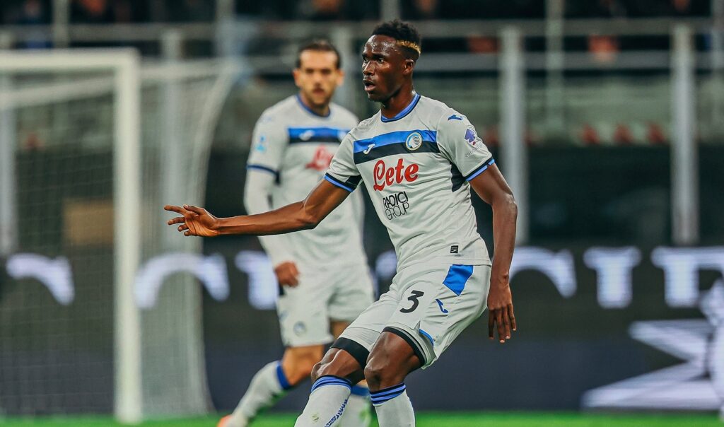La Roma se habría fijado en Odilon Kossounou central que juega en la Atalanta a préstamo por el Leverkusen