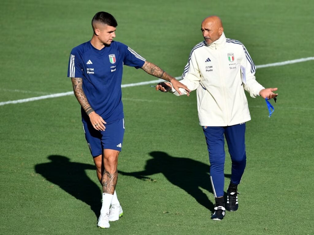 Spalletti bromea con Mancini: «¿Los likes de Mancini? No bromeemos: creo que le han robado el teléfono y hay alguien que los pone para que haya mal rollo, puede pasar»