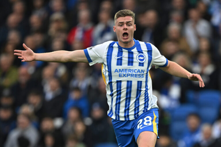 Evan Ferguson se acerca a la Roma