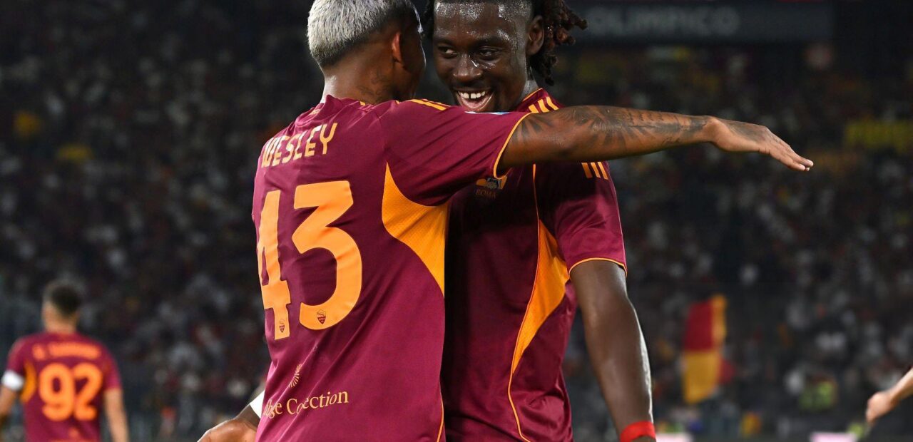 Manu Koné junto a Wesle, AS Roma