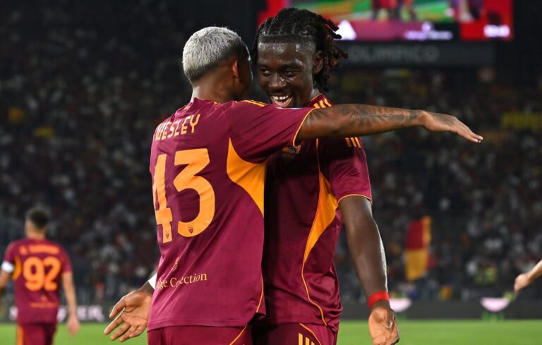 Manu Koné junto a Wesle, AS Roma