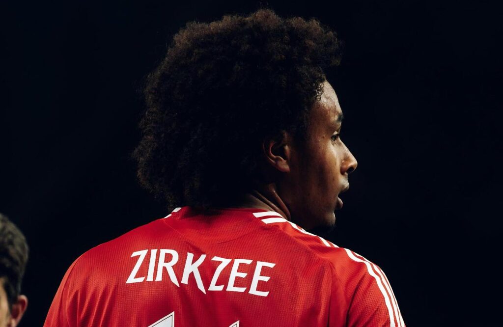Zirkzee del Manchester United, objetivo de la Roma